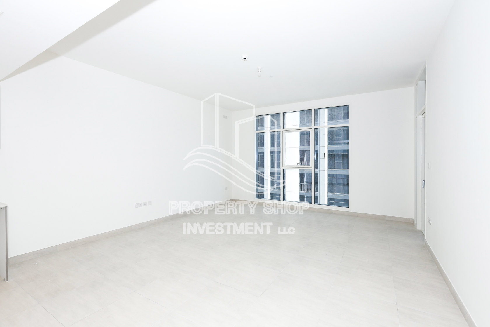 Modern 1BR Apartment | Best Location | Vacant